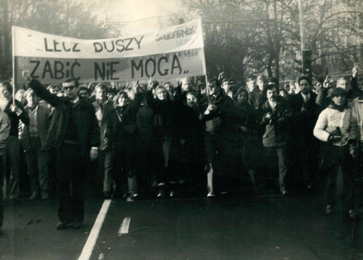 Manifestacja po śmierci ks. Popiełuszki